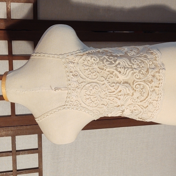Maitai Floral Embroidery Sheer Crop Top Sz S - Picture 5 of 10